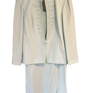 Karen Miller New York 2 Piece Baby Blue Suit Size 17/18 (needs to be cleaned)